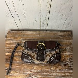 Coach Wristlet. Good condition!